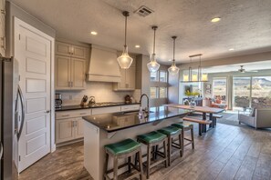 Townhome, 4 Bedrooms | Private kitchen | Fridge, microwave, oven, stovetop