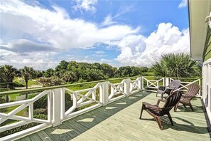 Casa, 3 habitaciones | Balcón