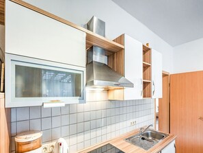 Réfrigérateur, micro-ondes, four, lave-vaisselle