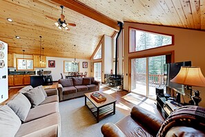 Casa, 3 habitaciones | Sala de estar