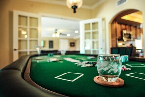 Premium House, 6 Bedrooms, Private Pool, Garden Area | Room amenity