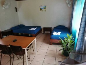 Interior - Cahuita Lodge (Cahuita)