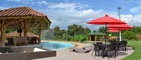 Indoor pool, pool loungers