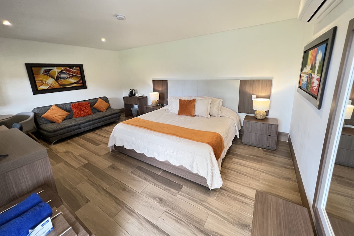 1 bedroom, minibar, in-room safe, free WiFi