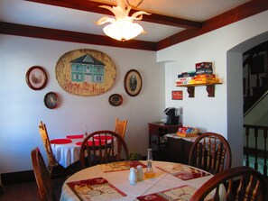 Breakfast area