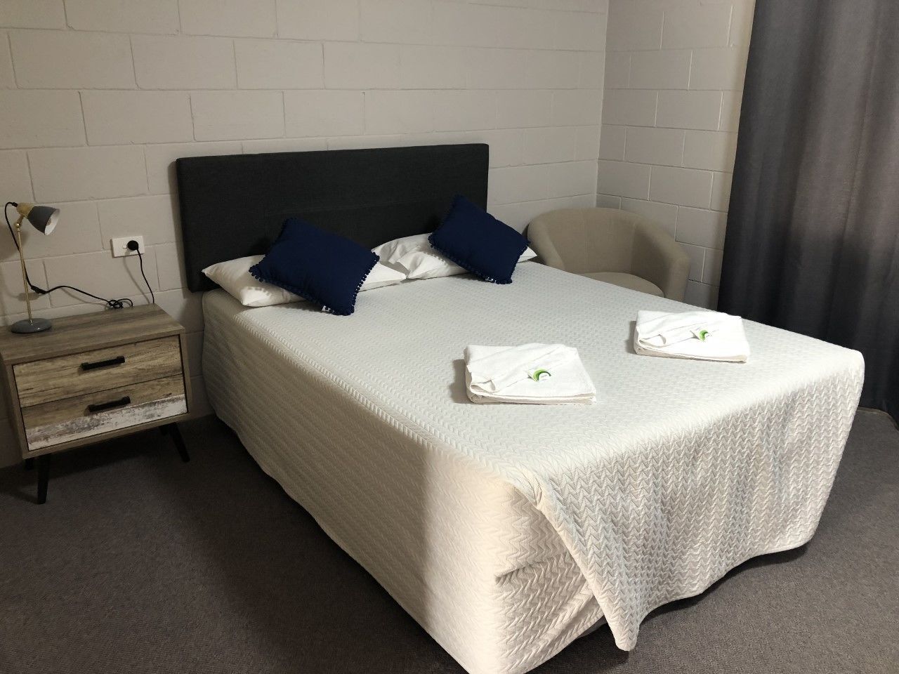 Premium bedding, desk, soundproofing, bed sheets