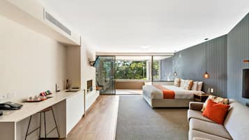 Suite, hidromasaje (Ground) | Ropa de cama de alta calidad y escritorio