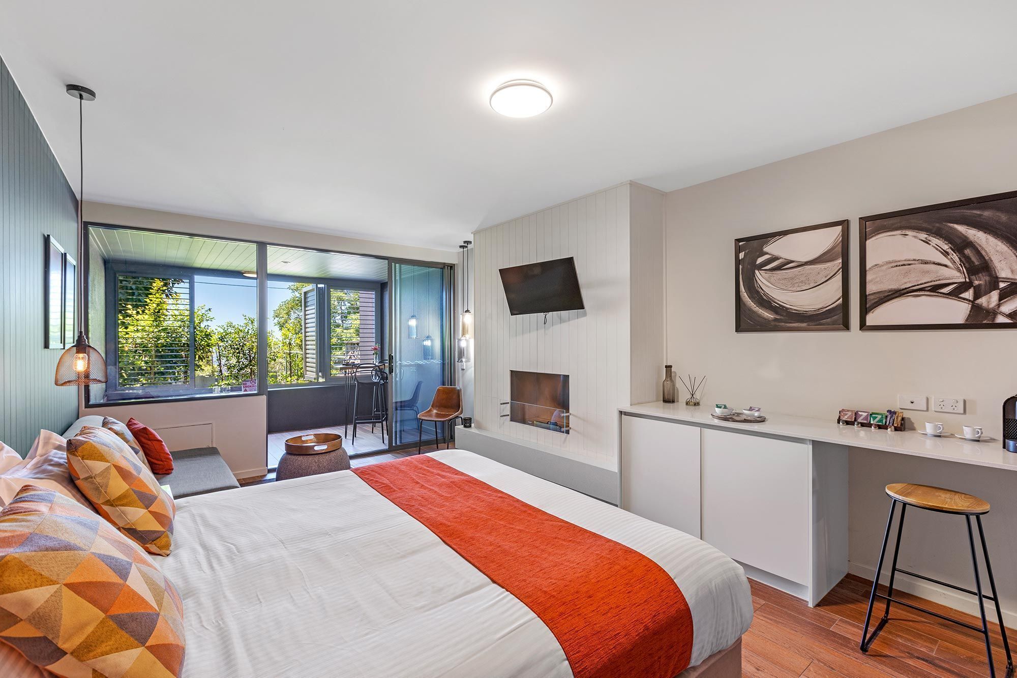 spa studio - ground floor | premium bedding, desk, iron/ironing board, bed sheets