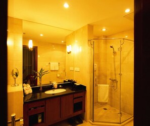 Free toiletries, hair dryer, bathrobes, slippers - Century Hotel Taicang (Suzhou)