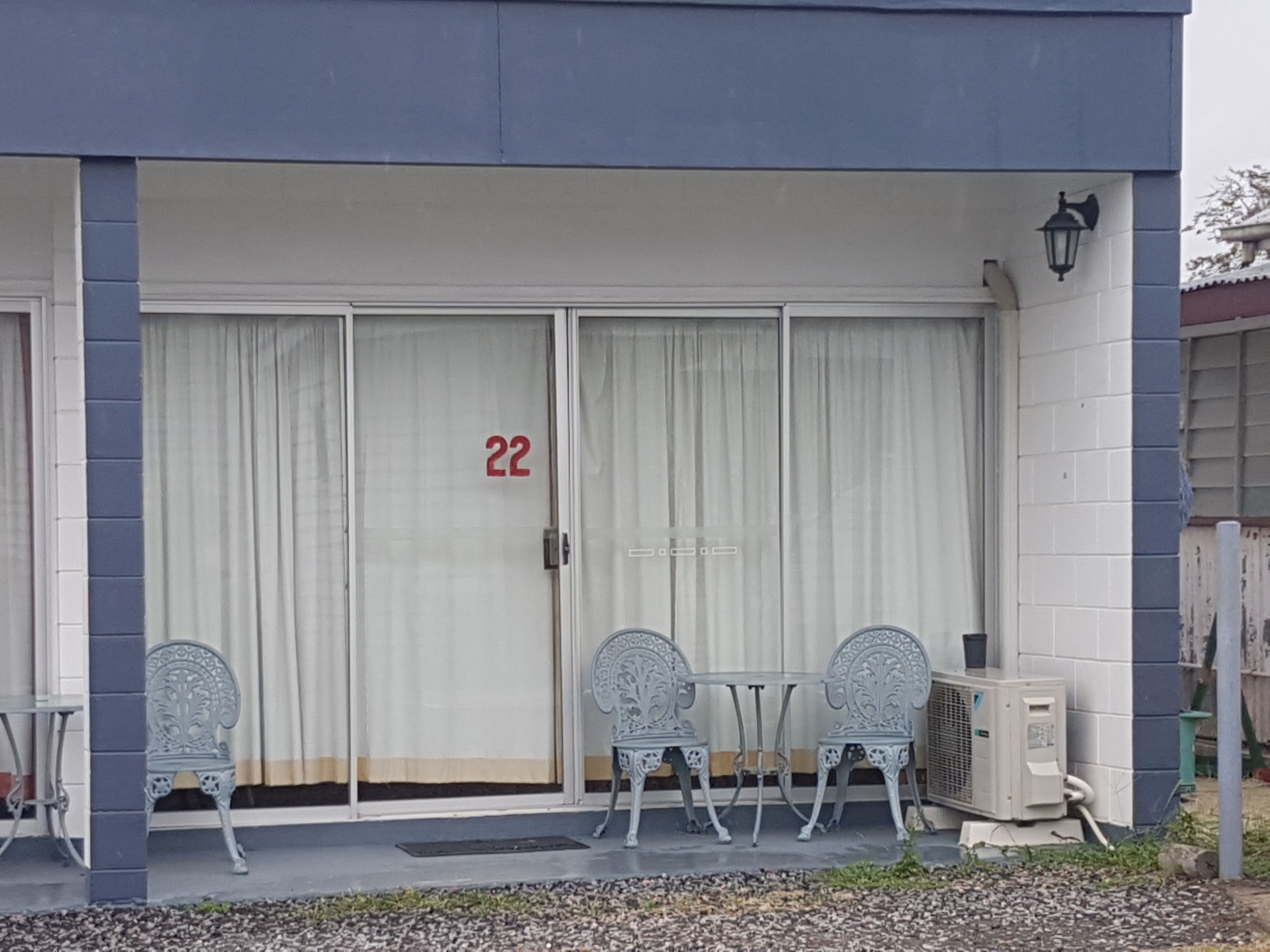 Business Twin Room, 1 Bedroom, Microwave | Minibar, desk, iron/ironing board, free WiFi