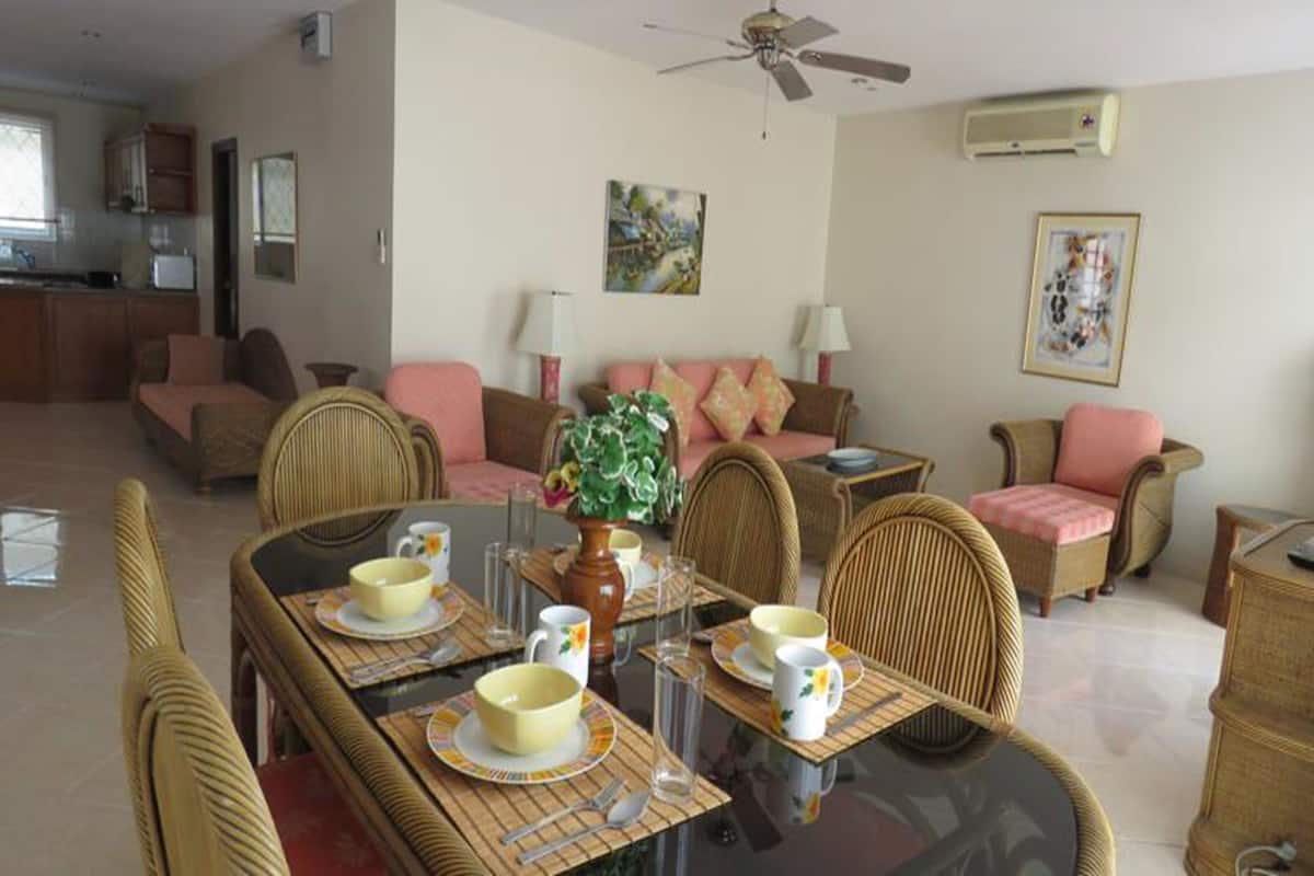 Grand Pool Villa | In-room dining