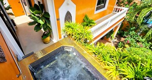 Outdoor treatment areas, Turkish bath, body treatments, hydrotherapy