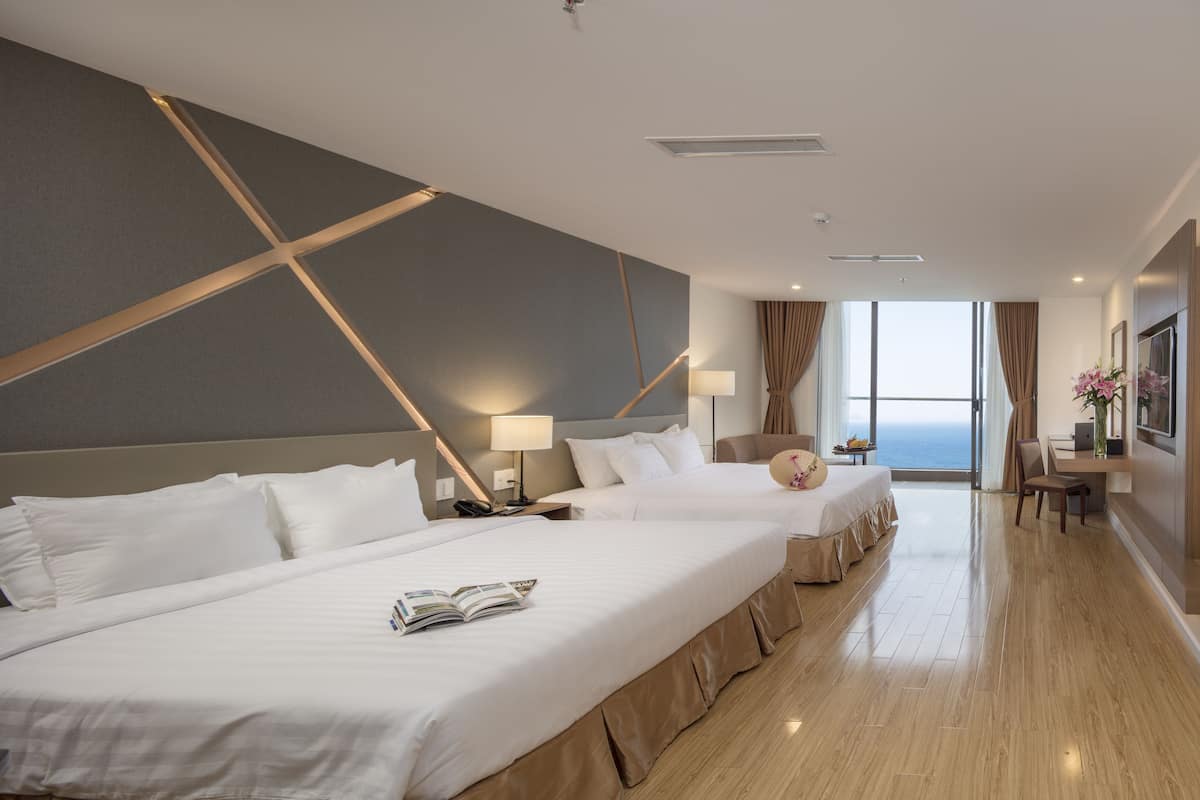 Chambre Familiale, balcon, vue mer