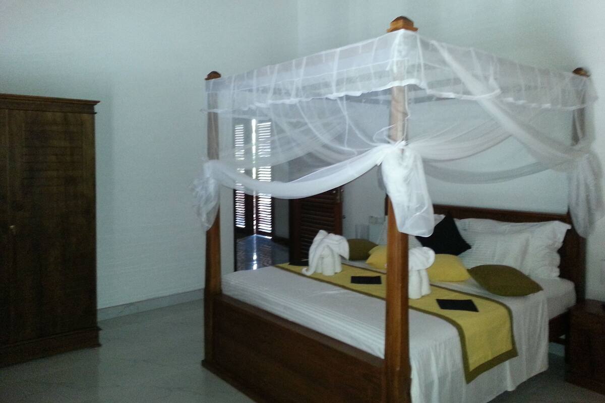Apartamento superior, 2 habitaciones | Escritorio, cunas gratuitas, wifi gratis