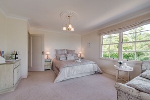 Panoramic Suite, 1 King Bed, Ensuite (Suite 2)