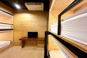 Family Room, Shared Bathroom - The Bedrooms Hostel Pattaya (Pattaya)