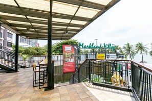 Front of property - The Bedrooms Hostel Pattaya (Pattaya)