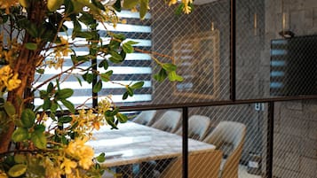 Royal suite | Woonruimte | Flatscreentelevisie en vloerwarming