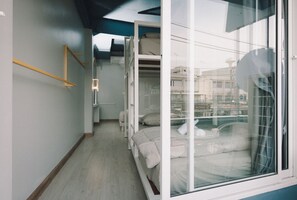 Private room with Private Bathroom for 4 | 免费 WiFi