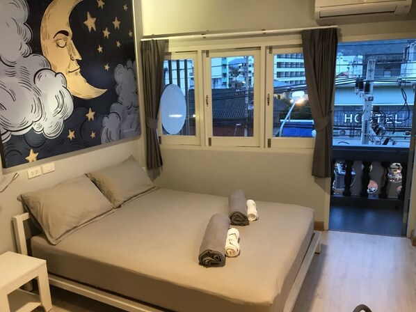 Chambre Double ou avec lits jumeaux, 1 grand lit, non-fumeur, salle de bains commune