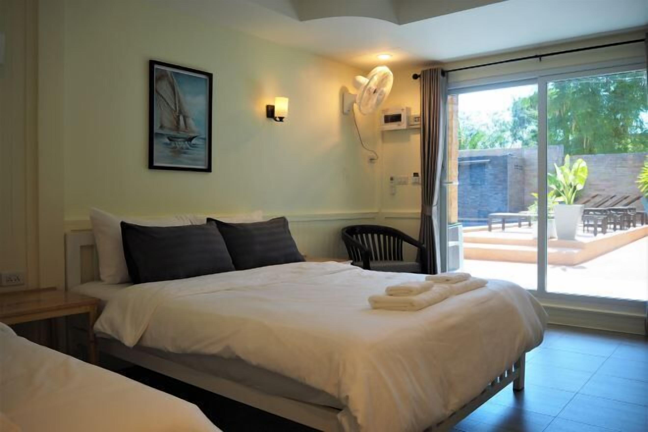 Free minibar items, in-room safe, desk, laptop workspace