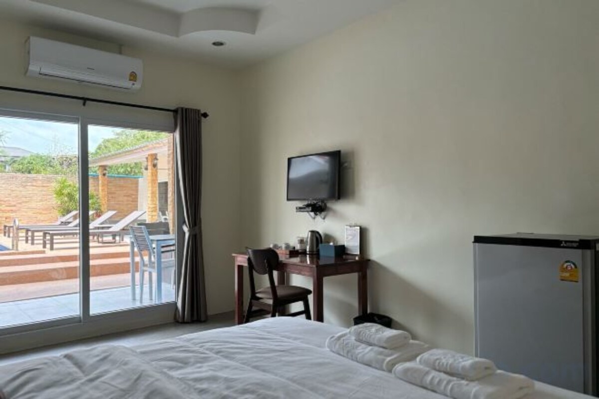Minibar (some free items), in-room safe, desk, laptop workspace