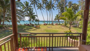 Beach Front Deluxe Villa | Pemandangan pantai/laut