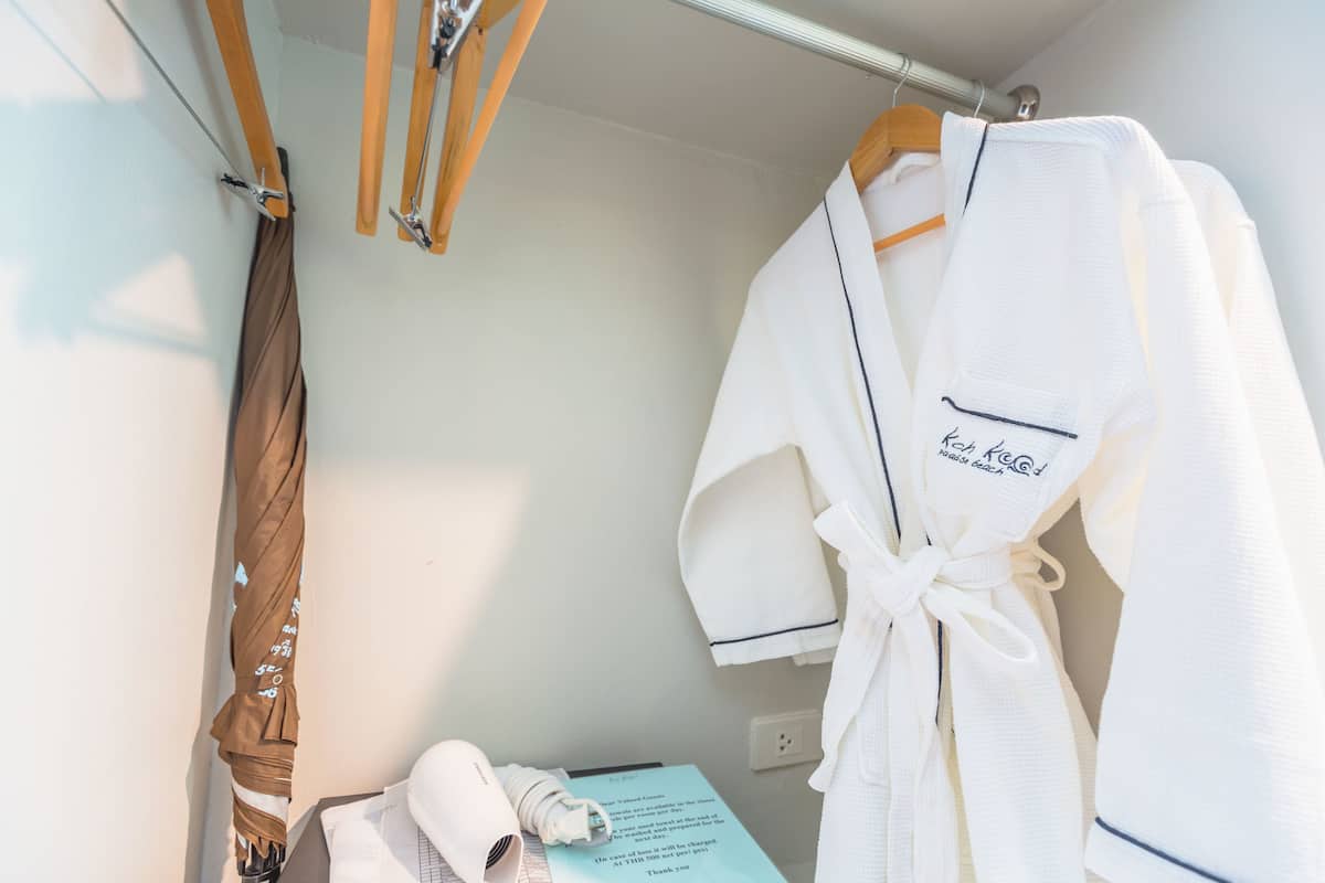 hypo-allergenic bedding, minibar, in-room safe, blackout curtains