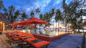 Outdoor pool, pool loungers