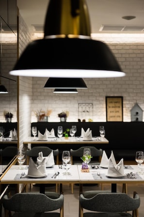 Frokost, lunsj og middag serveres