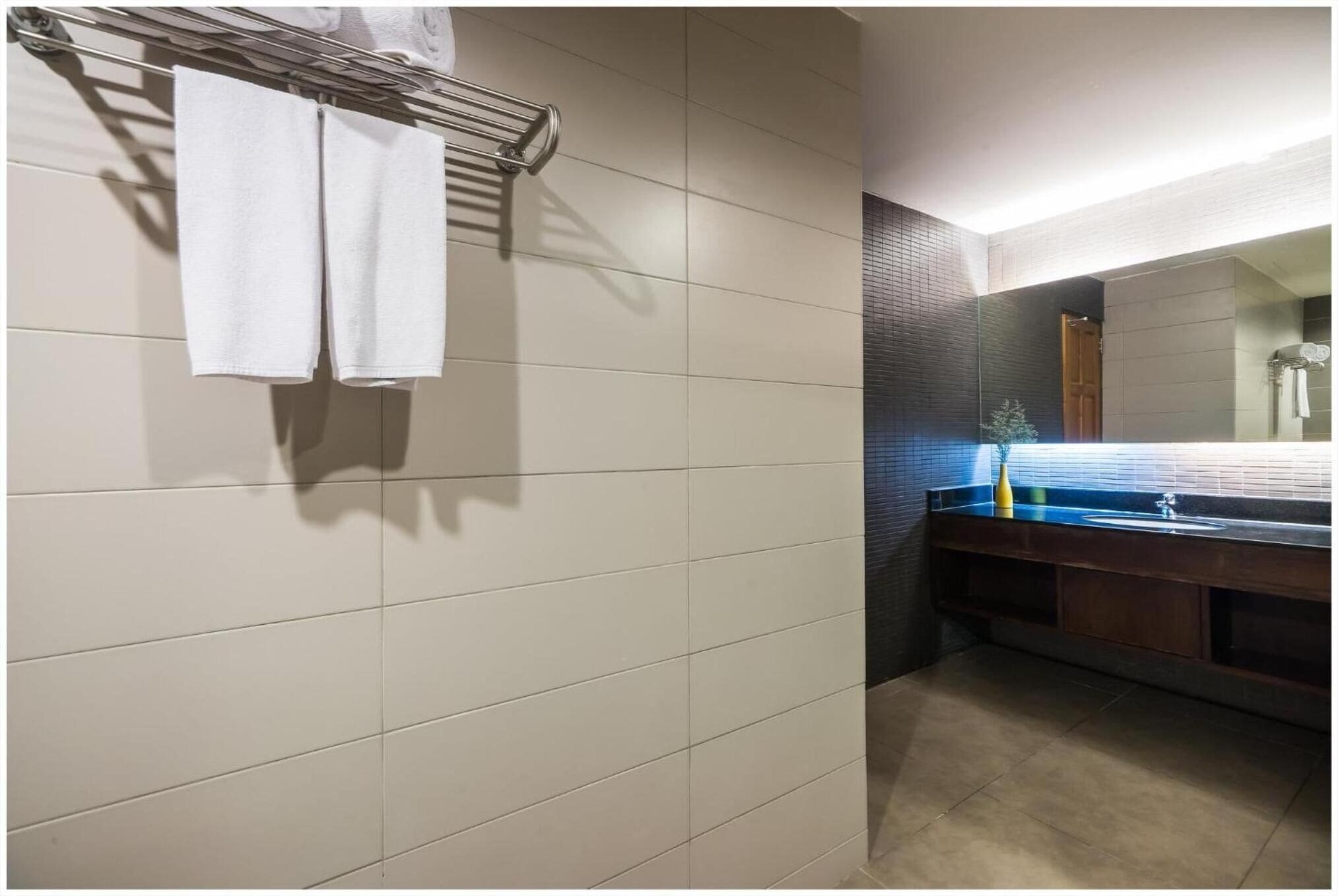 minibar, in-room safe, desk, rollaway beds