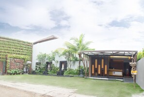 Front of property - Villa Savvoya Seminyak Bali (Seminyak)