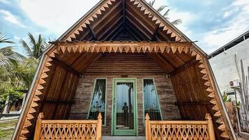 Deluxe Double Sea View | Biancheria da letto ipoallergenica, minibar, una cassaforte in camera