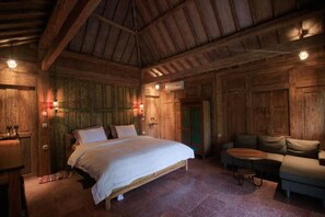 Traditional Room, 1 Bedroom | Hypo-allergenic bedding, minibar, in-room safe, desk - Villa Coco Republic (Gili Air)