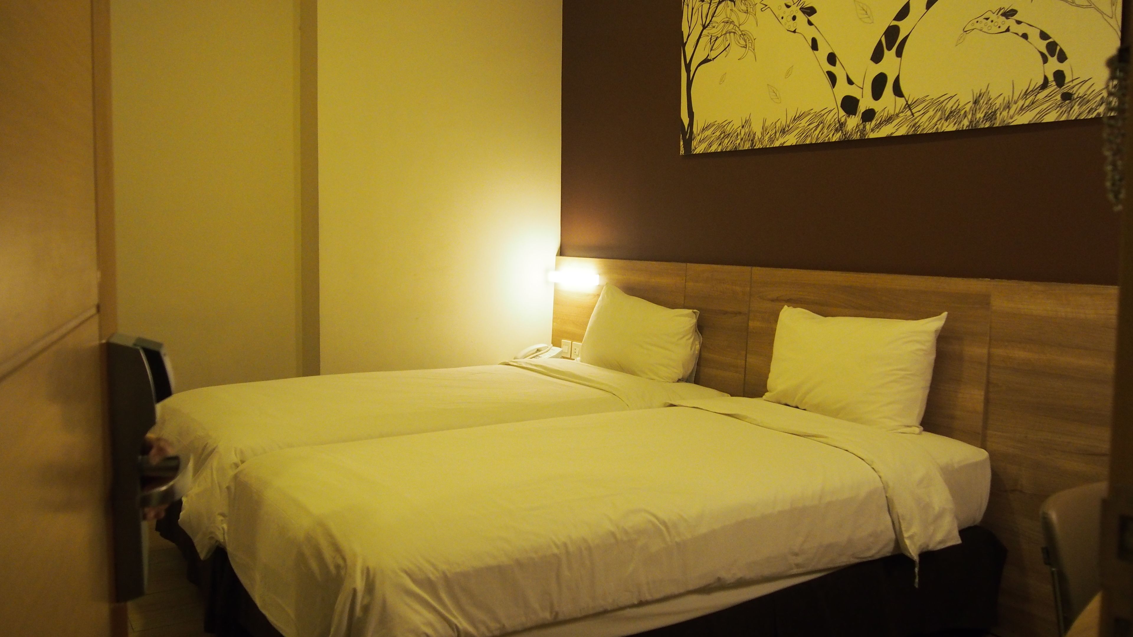 standard room | in-room safe, desk, free wifi