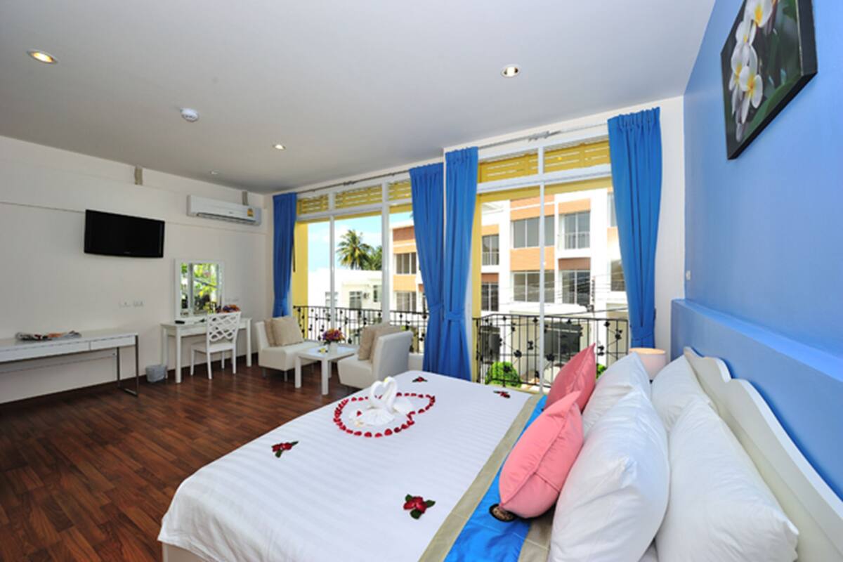 Deluxe Master Double | Brankas, meja kerja, tirai kedap cahaya, dan Wi-Fi gratis