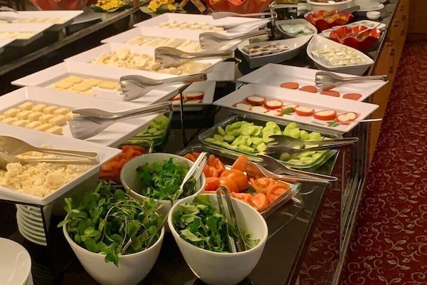 Free daily buffet breakfast