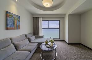 Junior Suite - Queen