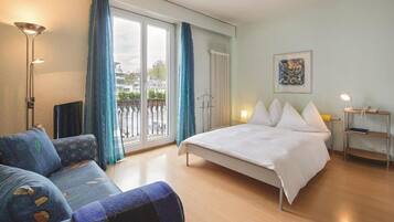 In-room safe, individually decorated, individually furnished, desk