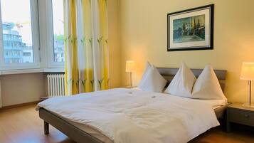 Deluxe Apartment, 1 Bedroom | In-room safe, individually decorated, individually furnished, desk