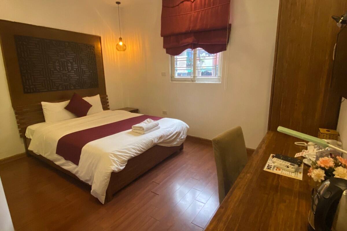 Deluxe Double Room | Minibar, in-room safe, desk, blackout curtains