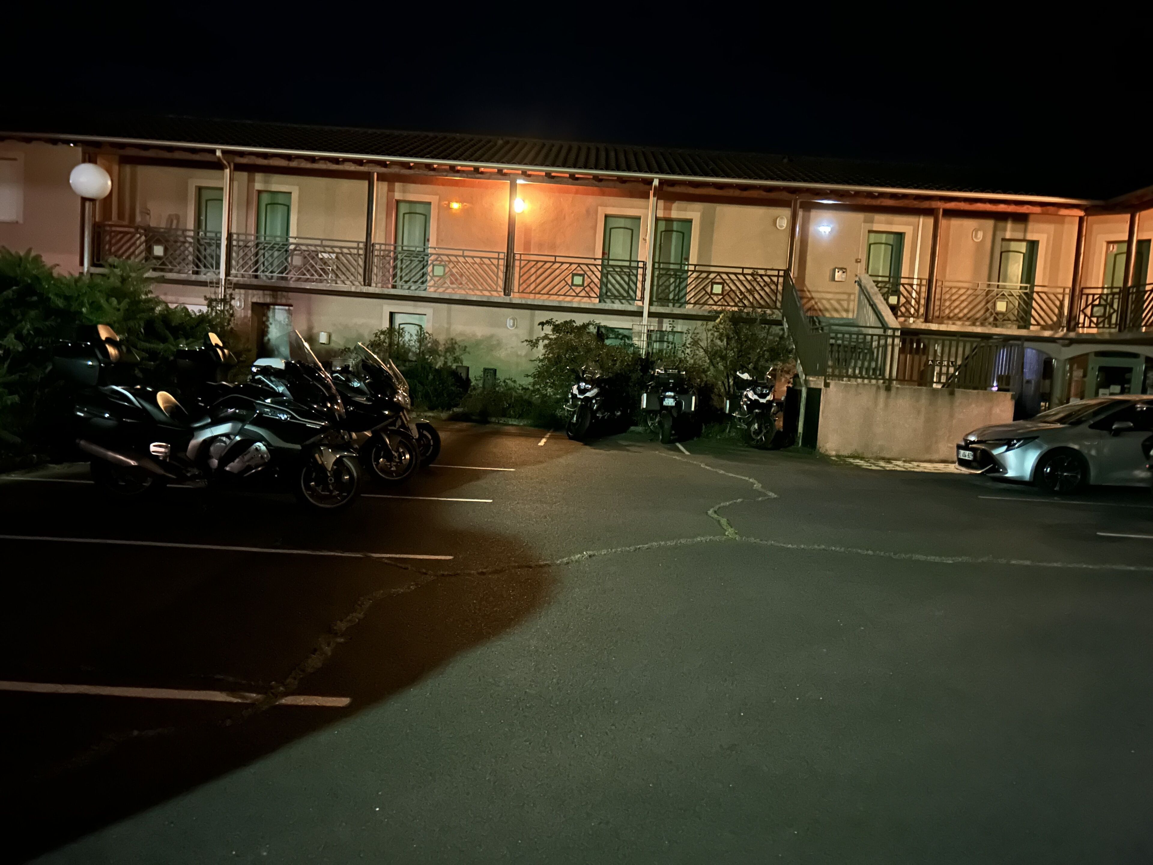 المنشأة من الخارج