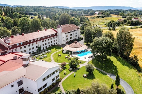 Fachada de la propiedad. Klækken Hotell