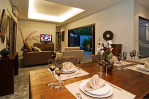 In-room dining - Villa Kama by Holiplanet (Rawai)