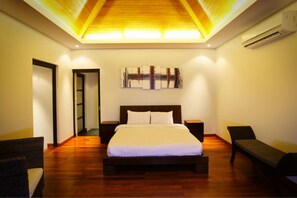 2 bedrooms, in-room safe, individually furnished, desk - Villa Lombok by Holiplanet (Rawai)