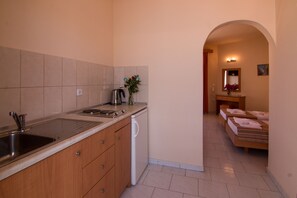 42-inch flat-screen TV with satellite channels, TV - Villa George Studios (Rhodes)