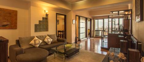 32-inch flat-screen TV with cable channels, TV, DVD player