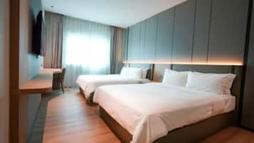 Desk, soundproofing, iron/ironing board, free WiFi