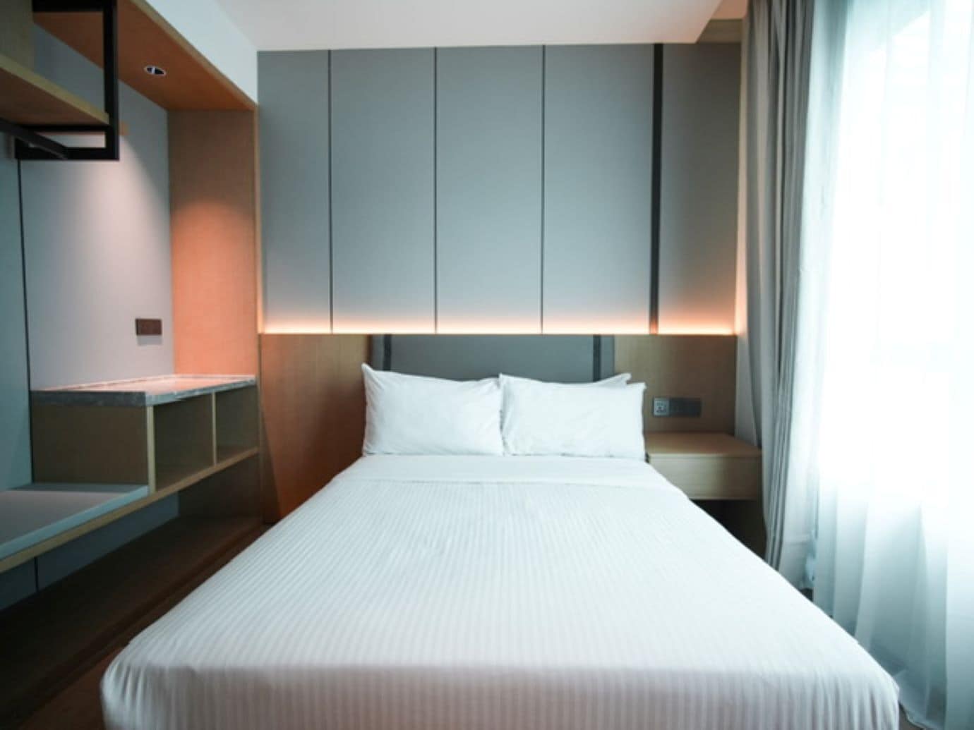 Superior King Room | Desk, soundproofing, iron/ironing board, free WiFi