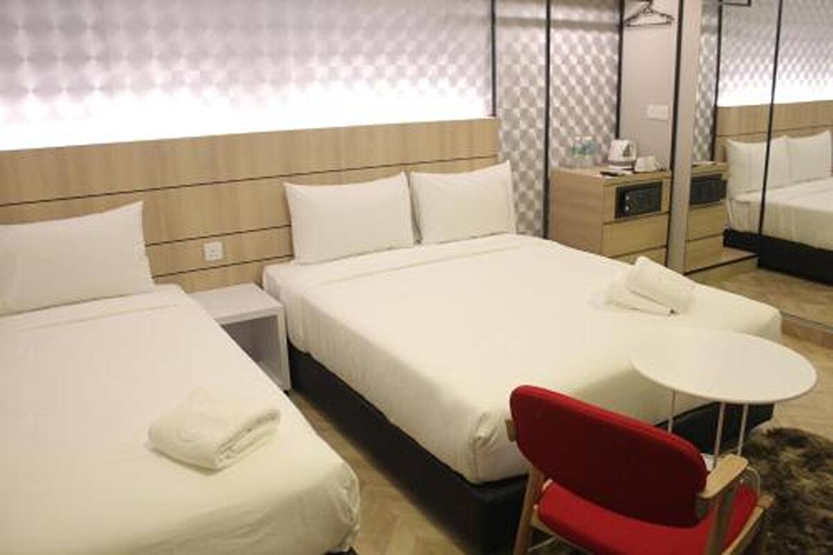 In-room safe, desk, soundproofing, iron/ironing board (on request)